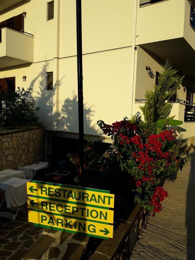 Hotel Natali Dhërmi Eksteriør bilde